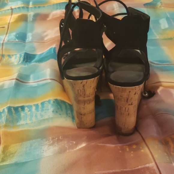 Guess platform - Picture 4 of 13